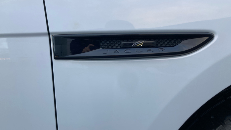 Jaguar F-Pace 2.0d [180] Chequered Flag 5dr Auto AWD Diesel Estate